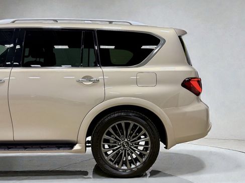 Used 2024 INFINITI QX80 Sensory image 10