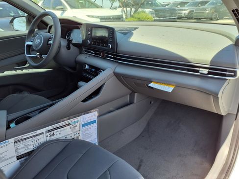 New 2026 Hyundai Elantra SEL Sport FWD image 6