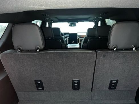 Used 2025 GMC Yukon XL Denali image 19