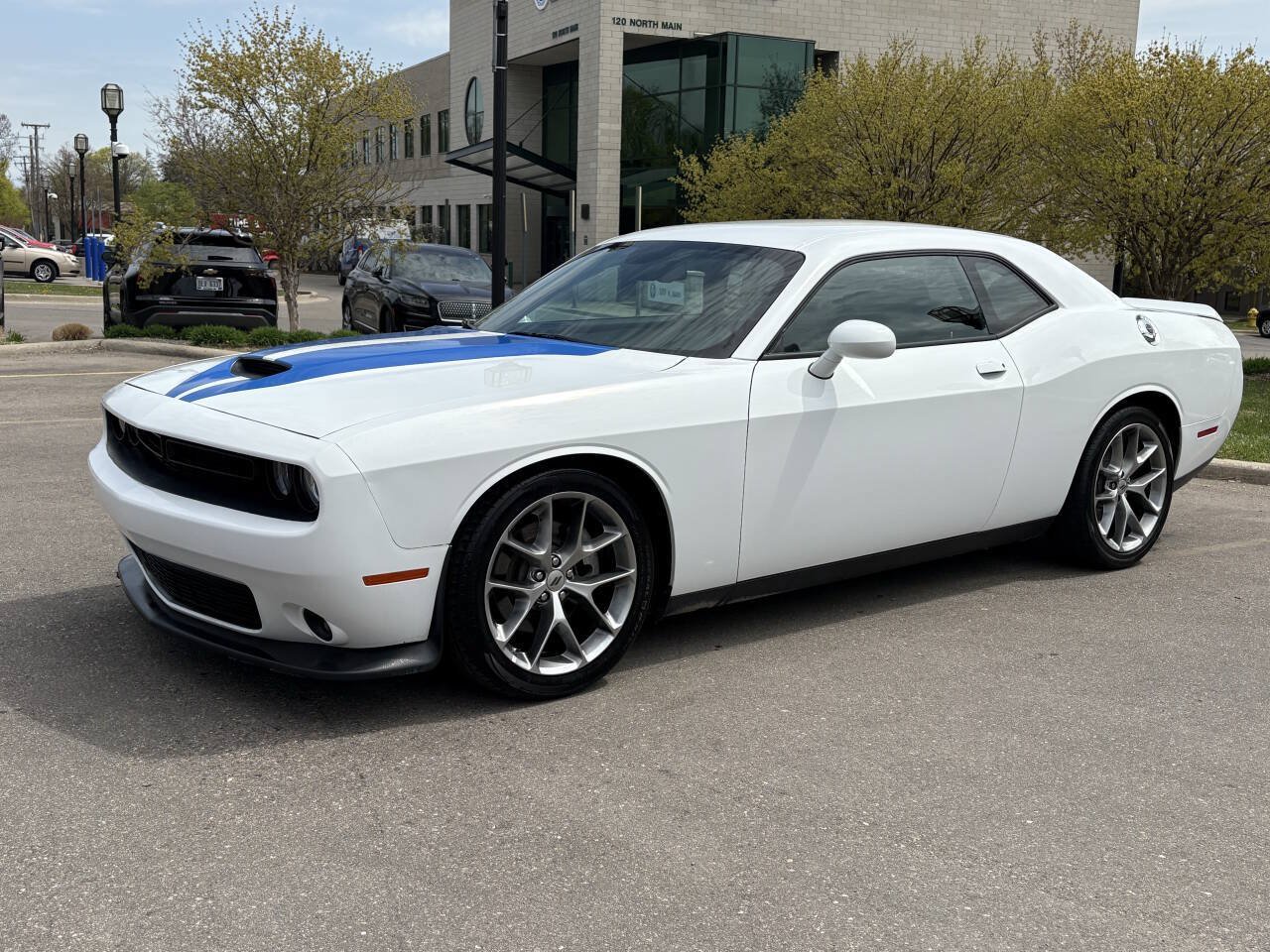 Used 2022 Dodge Challenger GT RWD image 1