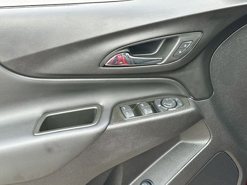 Used 2024 Chevrolet Equinox LT image 17