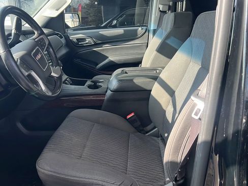 Used 2017 GMC Yukon SLE w/ SLE Value Package image 39
