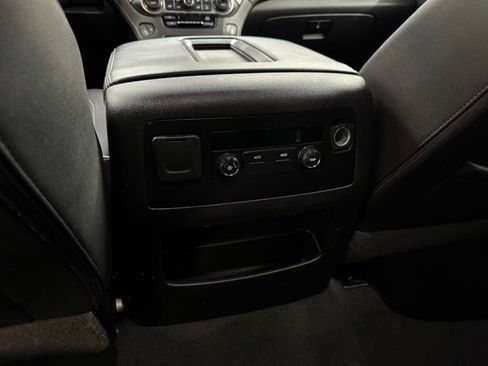 Used 2019 Chevrolet Suburban LT AWD/4WD image 26
