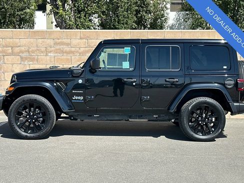 Used 2023 Jeep Wrangler Unlimited Sahara AWD/4WD image 7