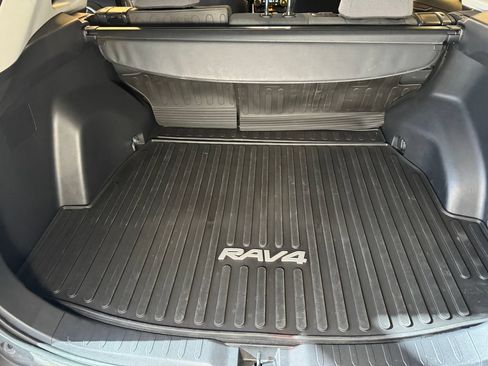 Used 2024 Toyota RAV4 XLE AWD/4WD image 21