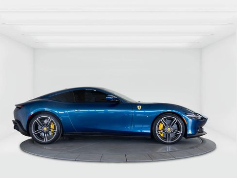 Used 2022 Ferrari Roma RWD image 6