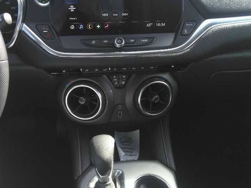 Used 2025 Chevrolet Blazer LT image 5