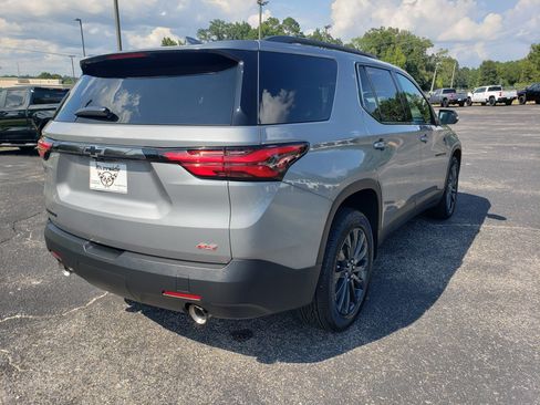 Used 2023 Chevrolet Traverse RS w/ LPO, Floor Liner Package FWD image 3