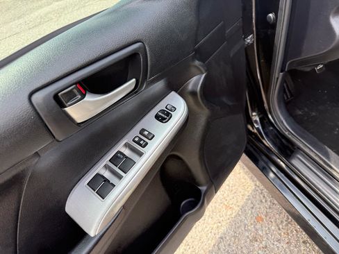 Used 2012 Toyota Camry SE FWD image 13