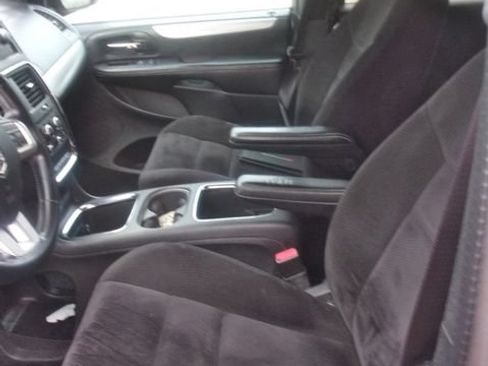 Used 2014 Dodge Grand Caravan SXT w/ UConnect Hands-Free Group FWD image 11