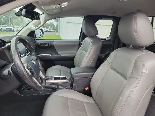 Used 2020 Toyota Tacoma SR5 RWD image 20