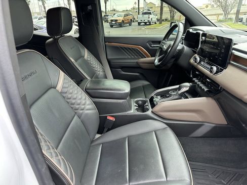 Used 2023 GMC Canyon Denali image 23