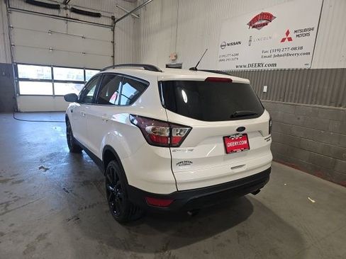 Used 2017 Ford Escape Titanium AWD/4WD image 5