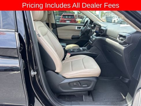 Used 2020 Ford Explorer XLT w/ Equipment Group 202A AWD/4WD image 22