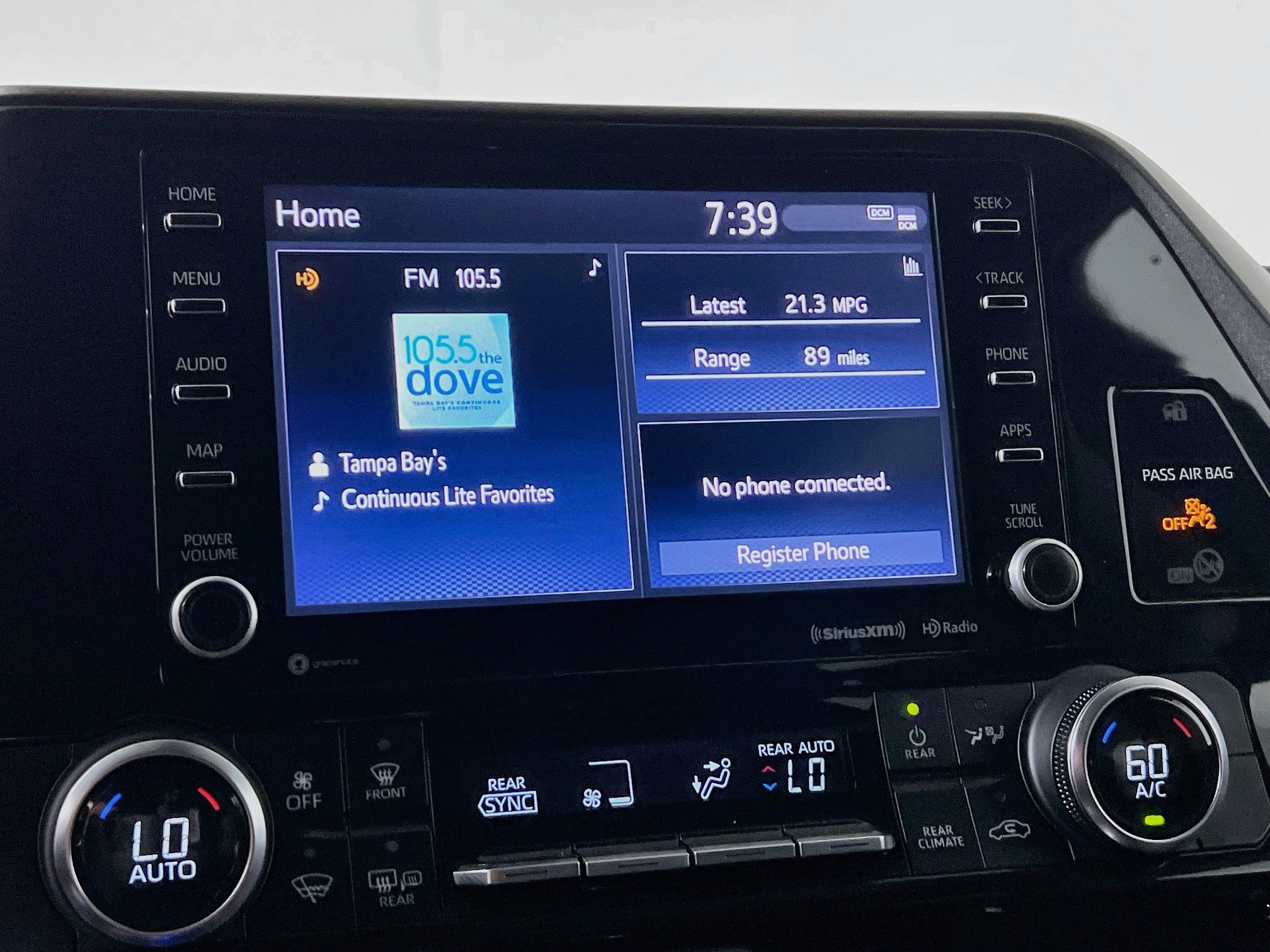 Used 2022 Toyota Highlander LE AWD/4WD image 27