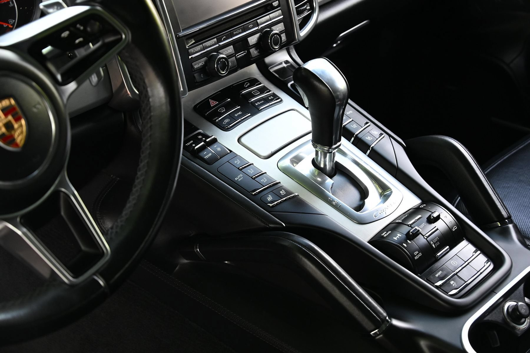 Used 2015 Porsche Cayenne Turbo AWD/4WD image 22