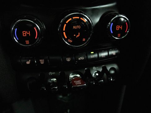 Used 2020 MINI Cooper 2-Door Hardtop image 23