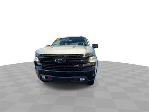 Used 2021 Chevrolet Silverado 1500 LT Trail Boss w/ Convenience Package II image 3
