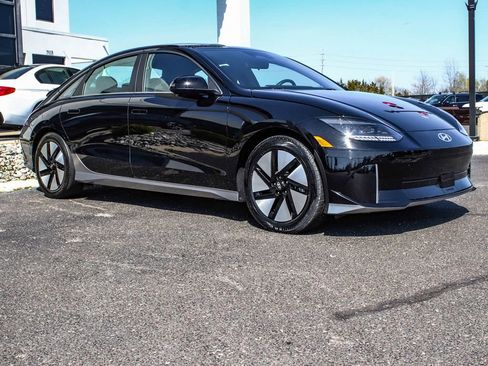 Used 2024 Hyundai Ioniq 6 SE AWD/4WD image 3