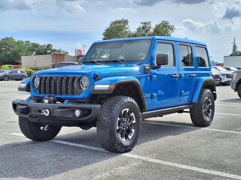 Used 2024 Jeep Wrangler Unlimited Rubicon 4xe AWD/4WD image 3