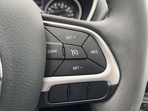 Certified 2021 Jeep Compass Latitude w/ Sun and Sound Group image 22