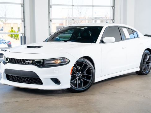 Used 2019 Dodge Charger Scat Pack w/ Plus Group image 2