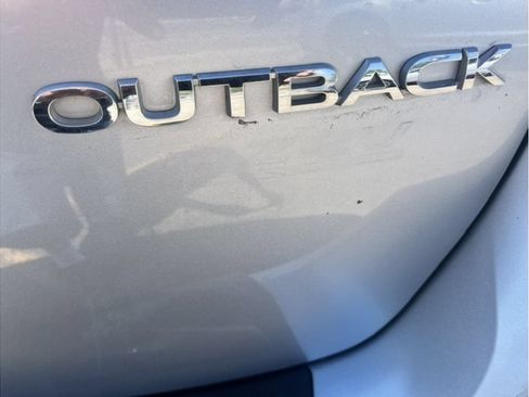 Used 2017 Subaru Outback 2.5i Premium AWD/4WD image 12