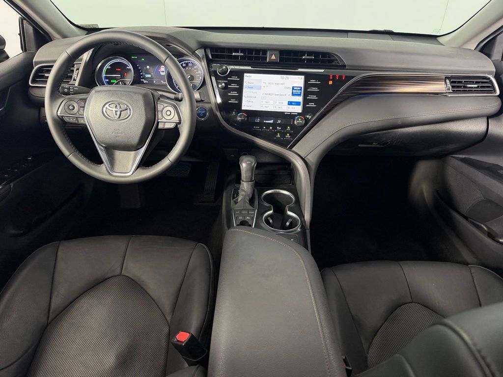 Used 2020 Toyota Camry XLE w/ Carpet Mat Package FWD image 12