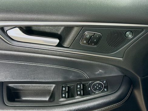 Used 2023 Ford Edge Titanium image 20