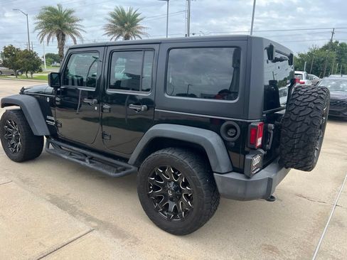 Used 2017 Jeep Wrangler Unlimited Sport w/ Connectivity Group AWD/4WD image 3