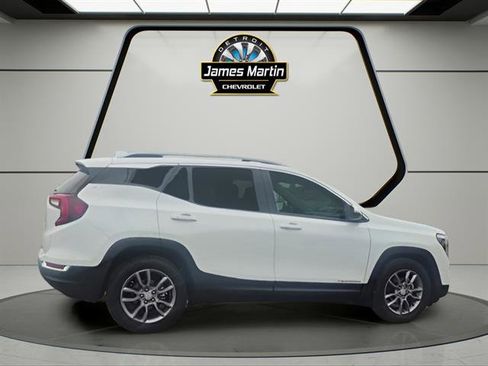 Certified 2023 GMC Terrain SLT image 8