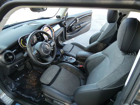 Used 2022 MINI Cooper SE image 46