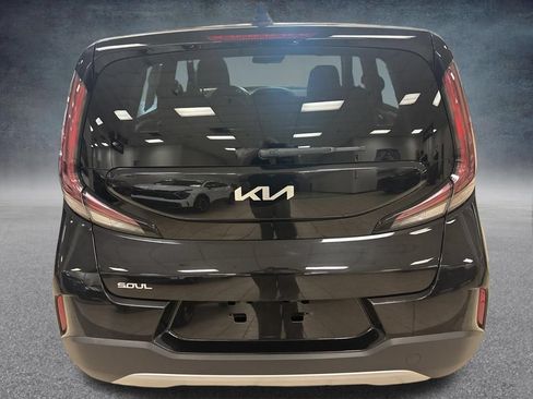 Used 2023 Kia Soul LX w/ LX Technology Package FWD image 5