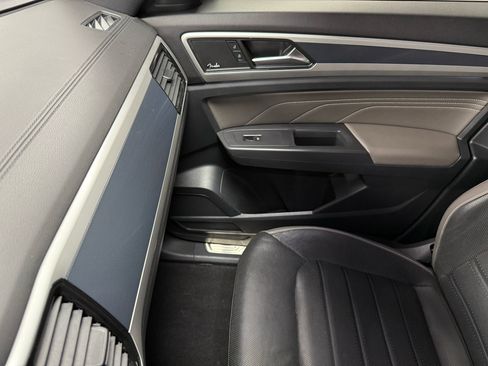 Used 2021 Volkswagen Atlas Cross Sport SEL Premium R-Line image 25