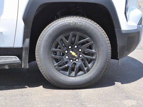 New 2025 Chevrolet Silverado EV LT image 5