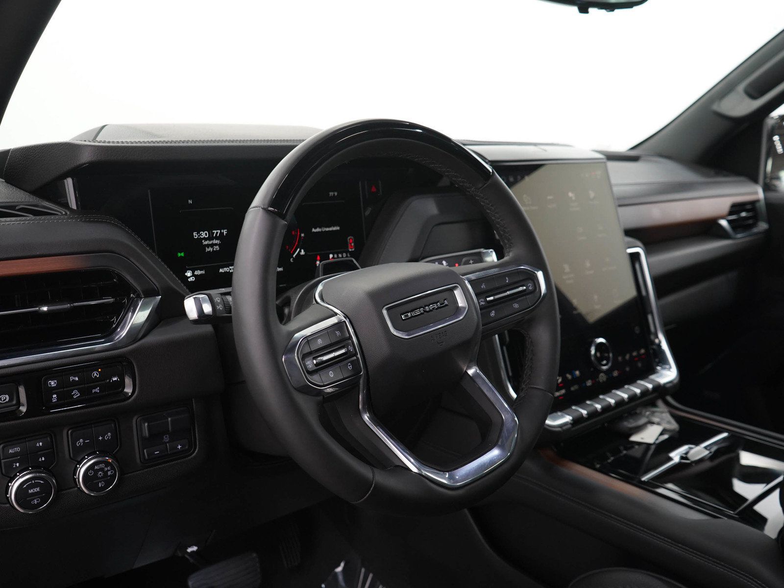 Used 2025 GMC Yukon Denali w/ Denali Reserve Package AWD/4WD image 27