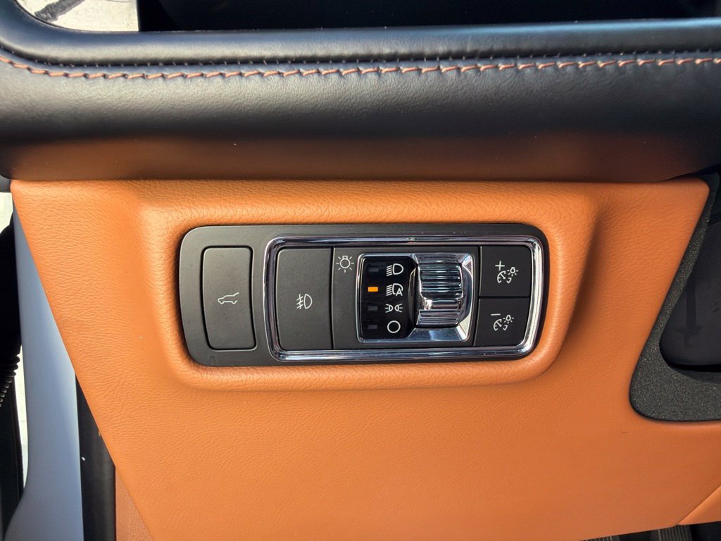 Used 2021 Lincoln Aviator AWD Black Label w/ Dynamic Handling Package image 28