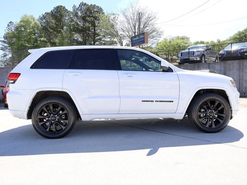 Used 2018 Jeep Grand Cherokee Altitude RWD image 8
