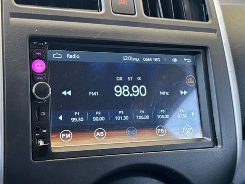 Used 2014 Nissan Versa SV FWD image 17