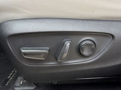 Used 2024 Toyota Grand Highlander AWD image 21