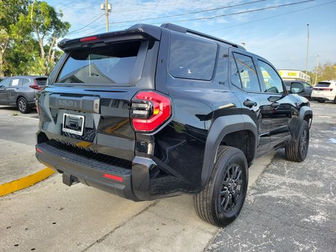 Used 2025 Toyota 4Runner SR5 AWD/4WD image 3