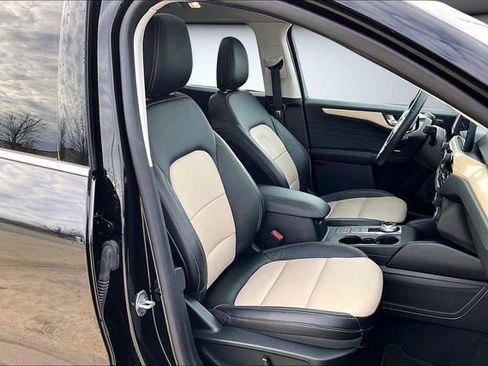 Used 2022 Ford Escape Titanium w/ Titanium Elite Package image 29