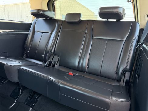 Used 2024 Ford Expedition XLT RWD image 29