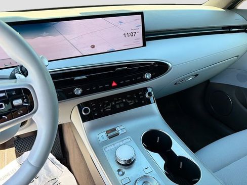 Used 2026 Genesis GV70 2.5T Advanced image 28