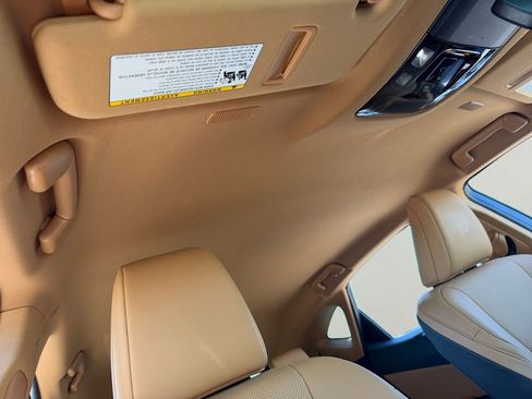 Used 2025 Lexus NX 250 FWD w/ Accessory Package (Z2) image 7