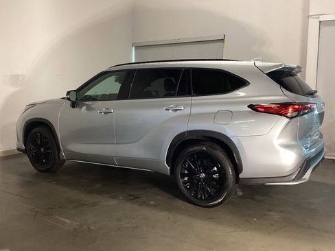Certified 2023 Toyota Highlander XSE image 9