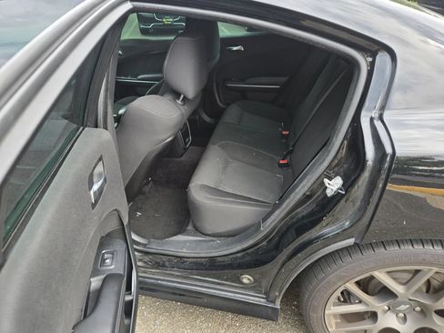 Used 2018 Dodge Charger R/T Scat Pack RWD image 12
