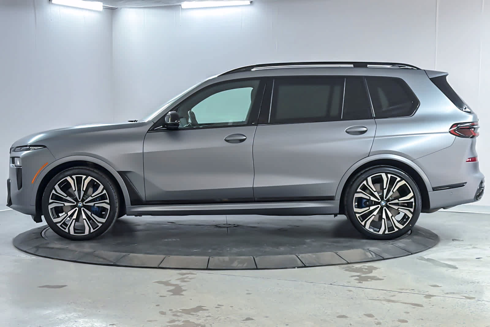 Used 2024 BMW X7 M60i w/ Executive Package AWD/4WD image 5
