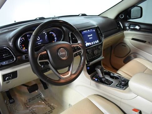 Used 2021 Jeep Grand Cherokee Overland image 14