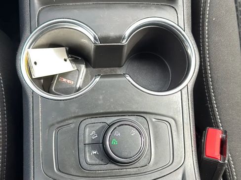 Used 2022 GMC Terrain SLE image 20